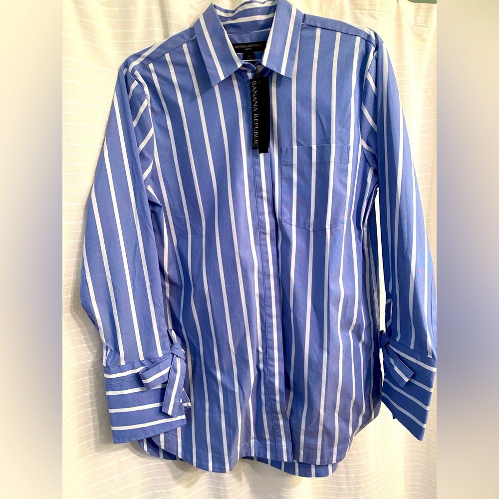 Banana Republic Blue & White Striped Button Shirt